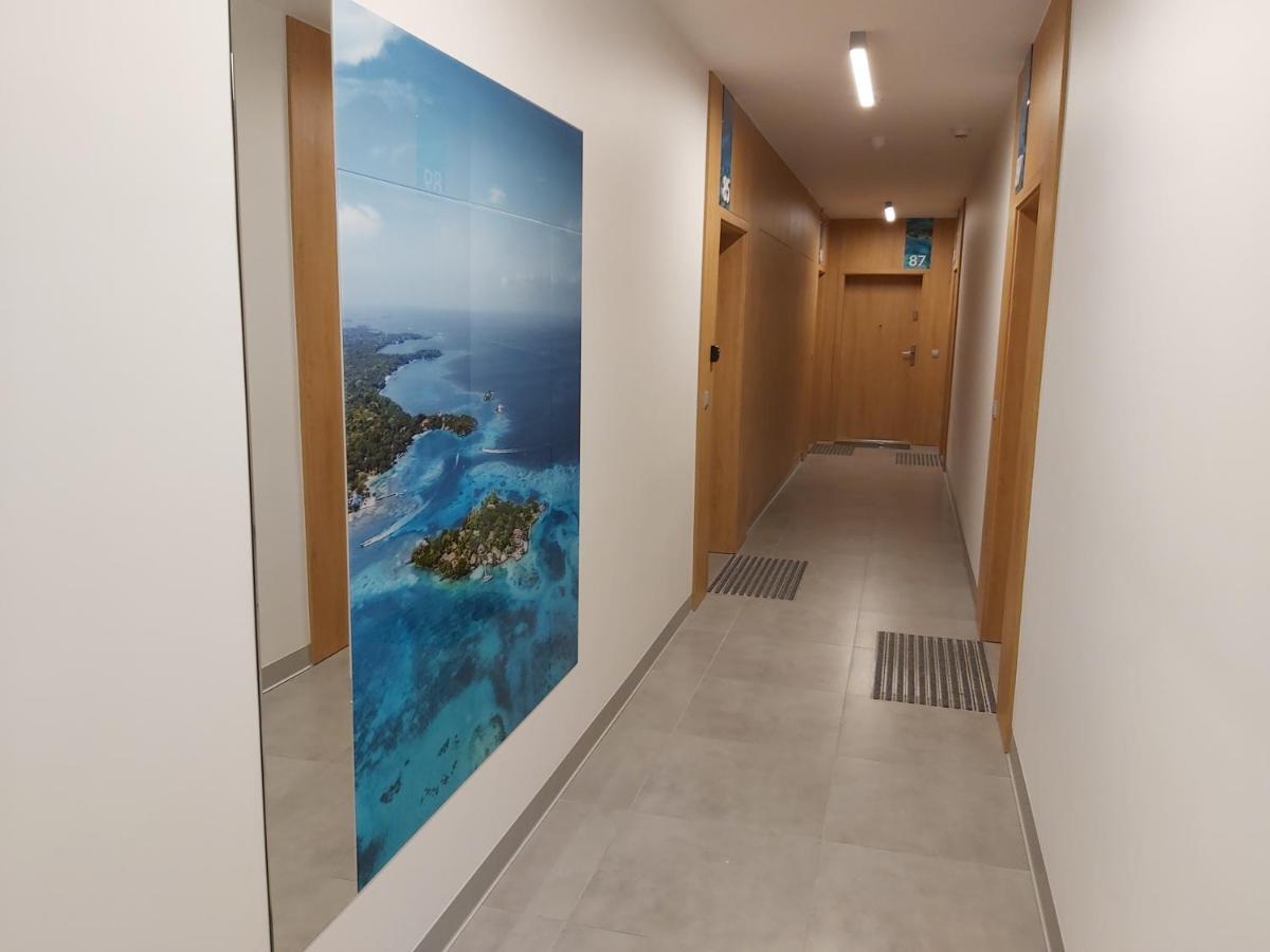Spectrum Super Vip Free Parking Gdansk Exterior photo